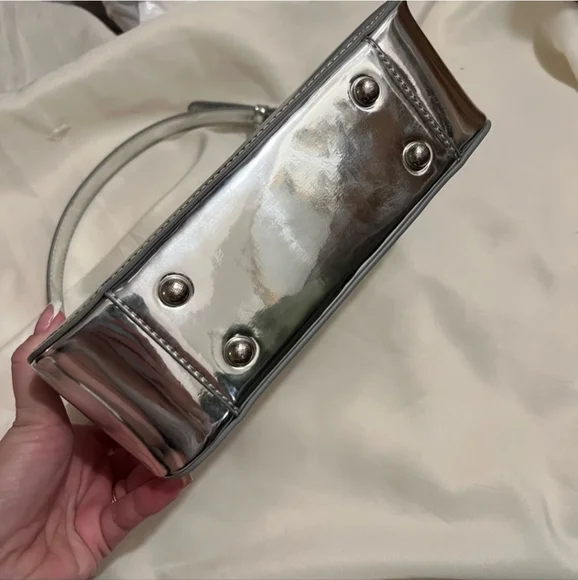 8 Other Reasons It Girl Shoulder Bag Silver Chrome NWT - Picture 9 of 9